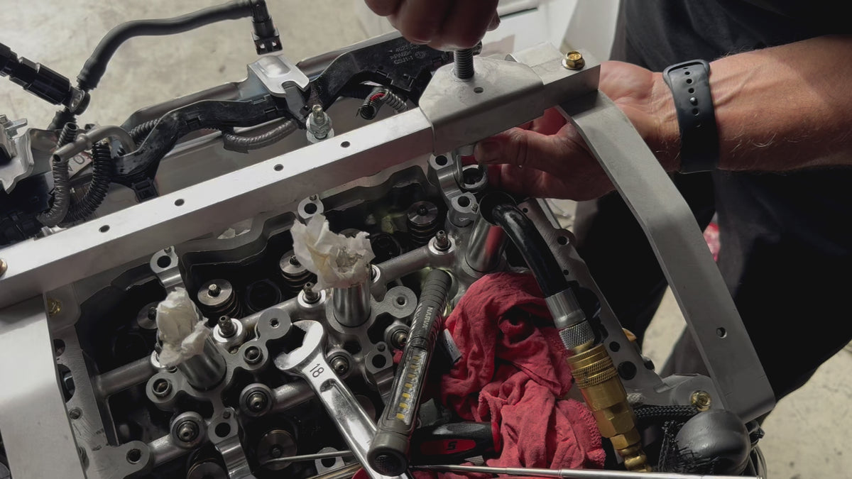 Outil de compression de ressort de soupape sur véhicule Denstoj pour moteur Toyota G16E-GTS (GR Yaris et GR Corolla)